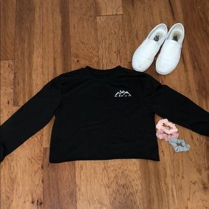 Black Long Sleeve Cropped Top💛